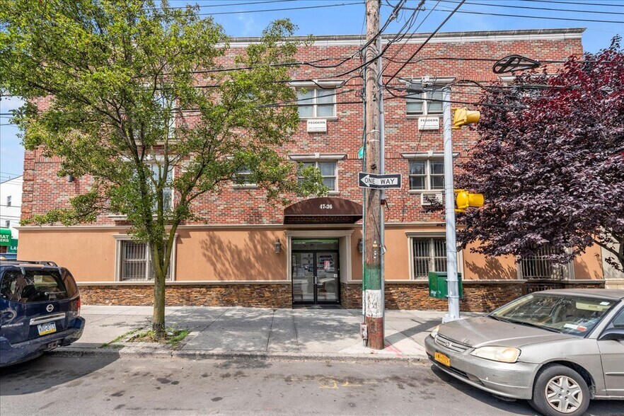 4726 104th St, Flushing, NY for sale - Building Photo - Image 1 of 1