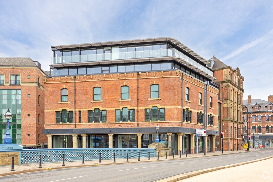 1 Bridge End, Leeds for lease - Primary Photo - Image 1 of 3