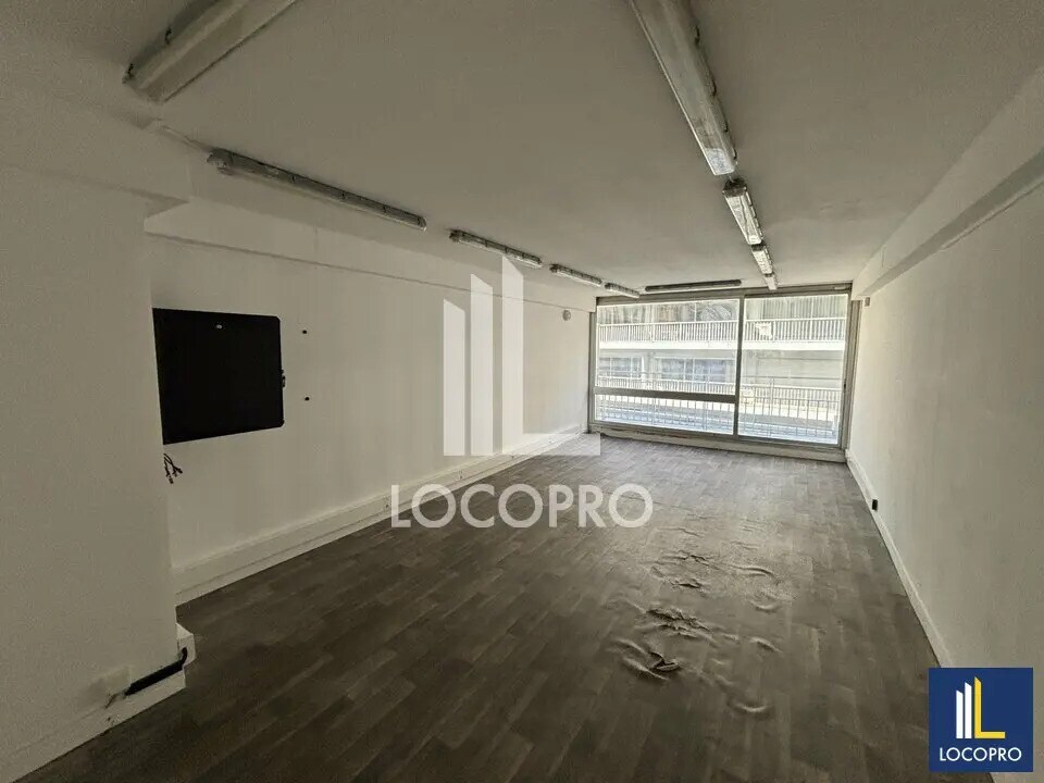 Office in Nice for lease Interior Photo- Image 1 of 4