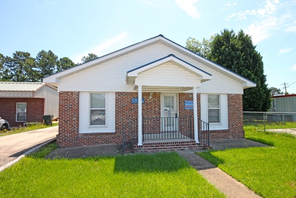 1004 Carl Vinson Pky, Warner Robins, GA for sale Primary Photo- Image 1 of 1