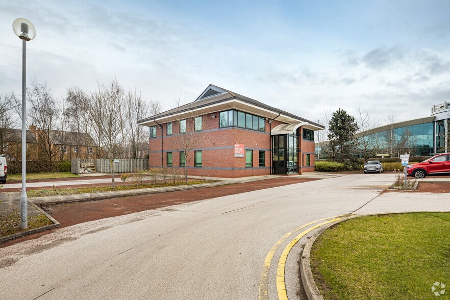 Monks Way, Runcorn for lease - Building Photo - Image 2 of 5