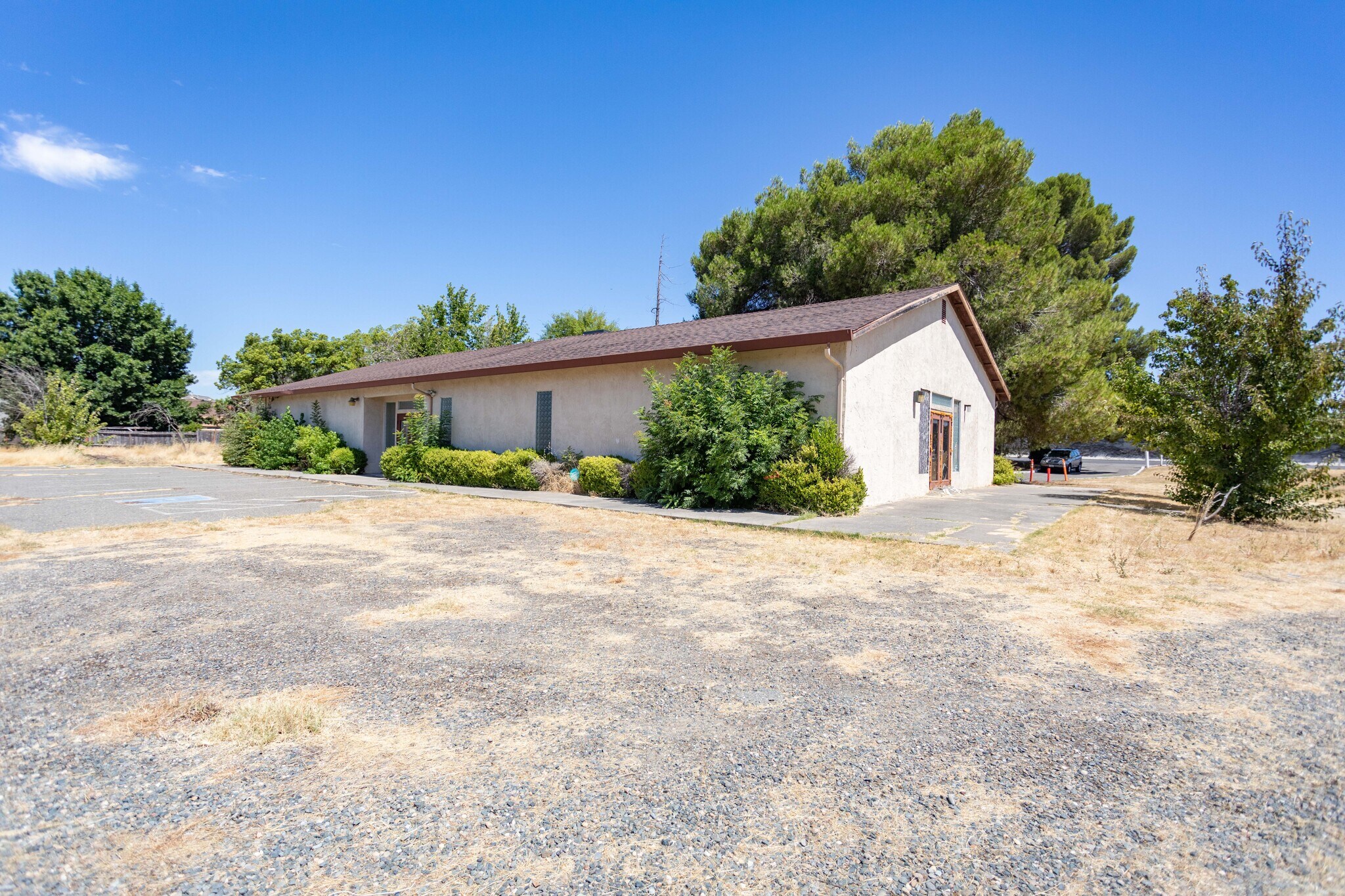 7620 La Mancha Way, Sacramento, CA 95823 Christian Life Center Church