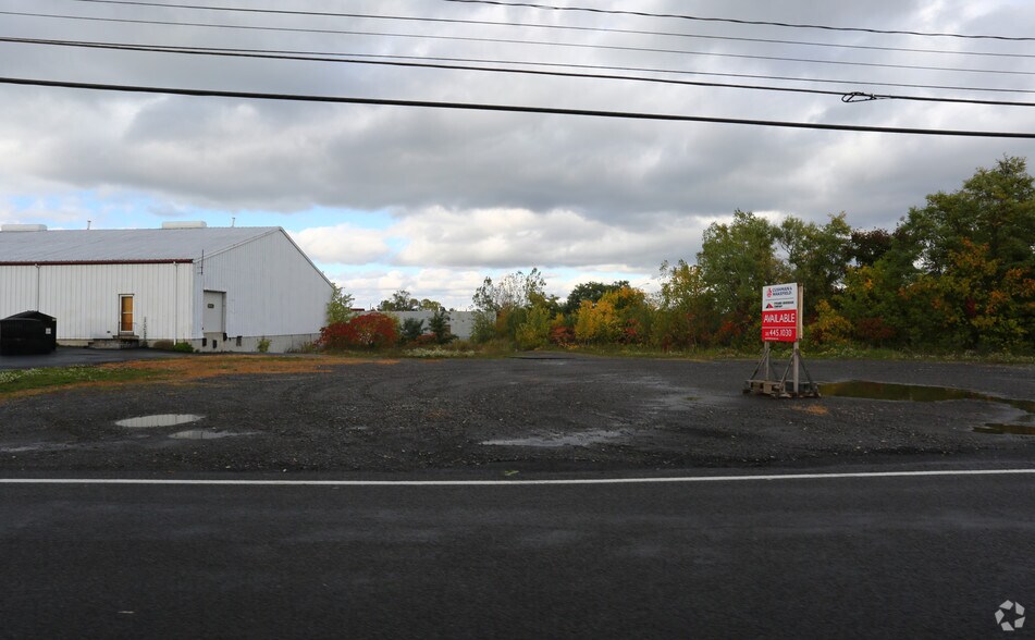 6513 Towpath Rd, East Syracuse, NY for sale - Primary Photo - Image 1 of 1