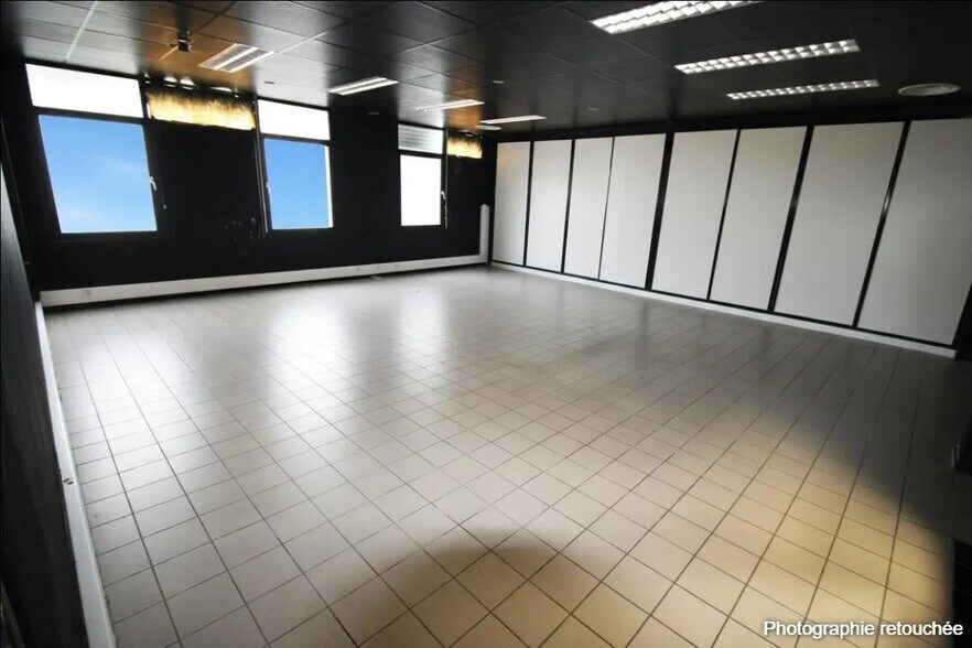 Industrial in Lons for lease - Interior Photo - Image 3 of 4