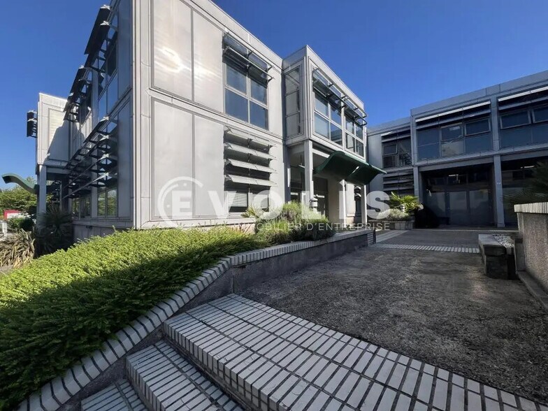 Flex in Sucy-en-Brie for lease - Building Photo - Image 3 of 19