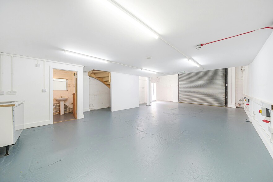 52-56 Standard Rd, London for lease - Primary Photo - Image 3 of 13