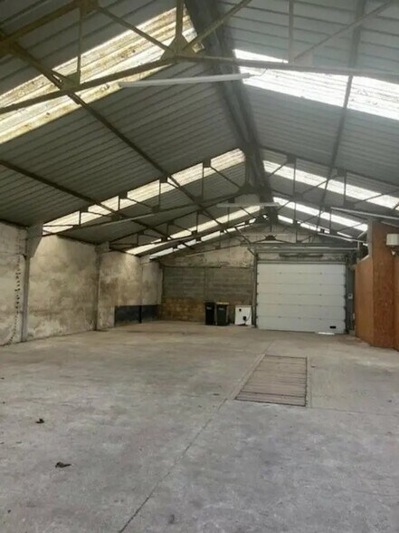 Industrial in Brest for lease - Building Photo - Image 2 of 4