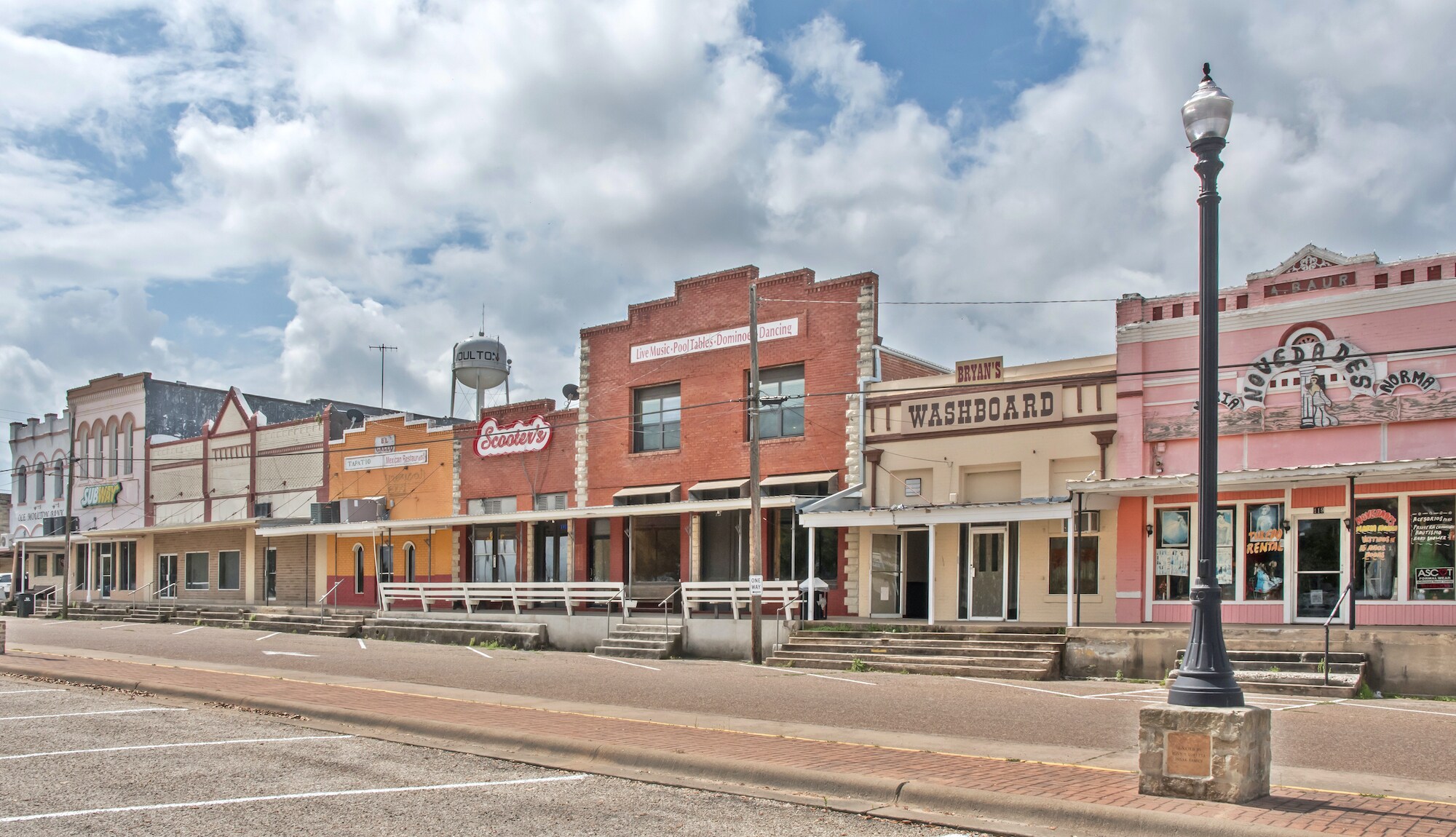 111 N Main St, Moulton, TX 77975 Retail for Sale