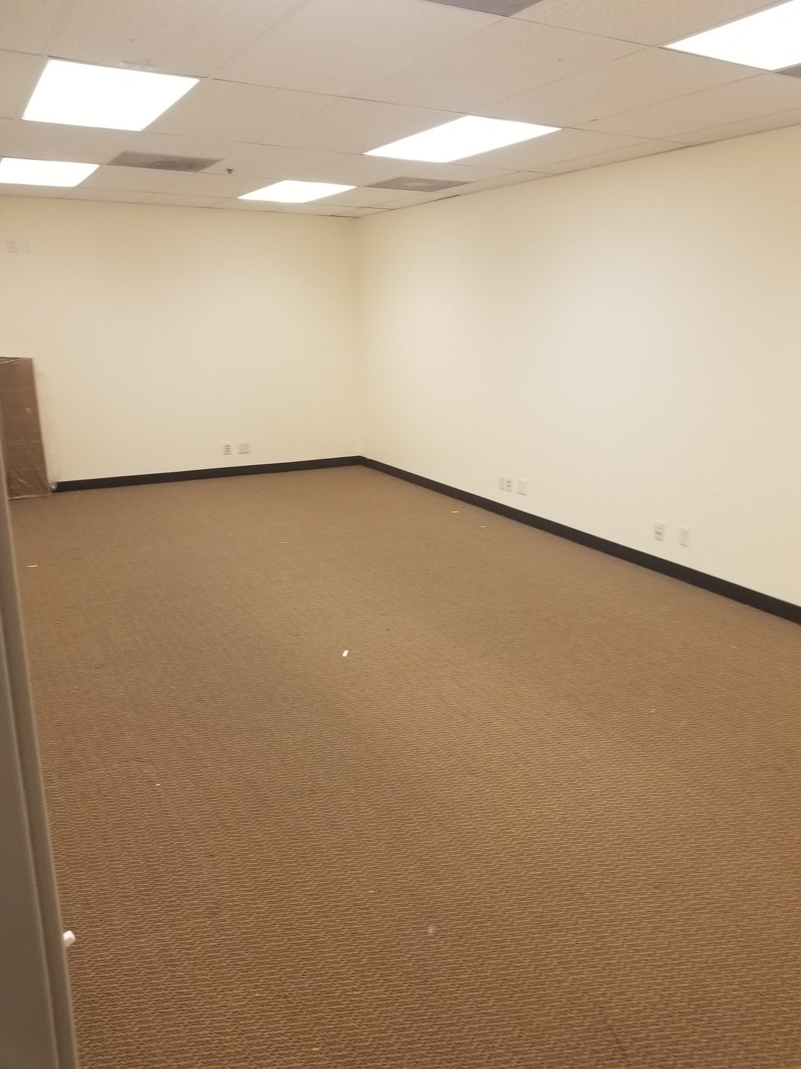 9045 Corbin Ave, Northridge, CA for lease Interior Photo- Image 1 of 3