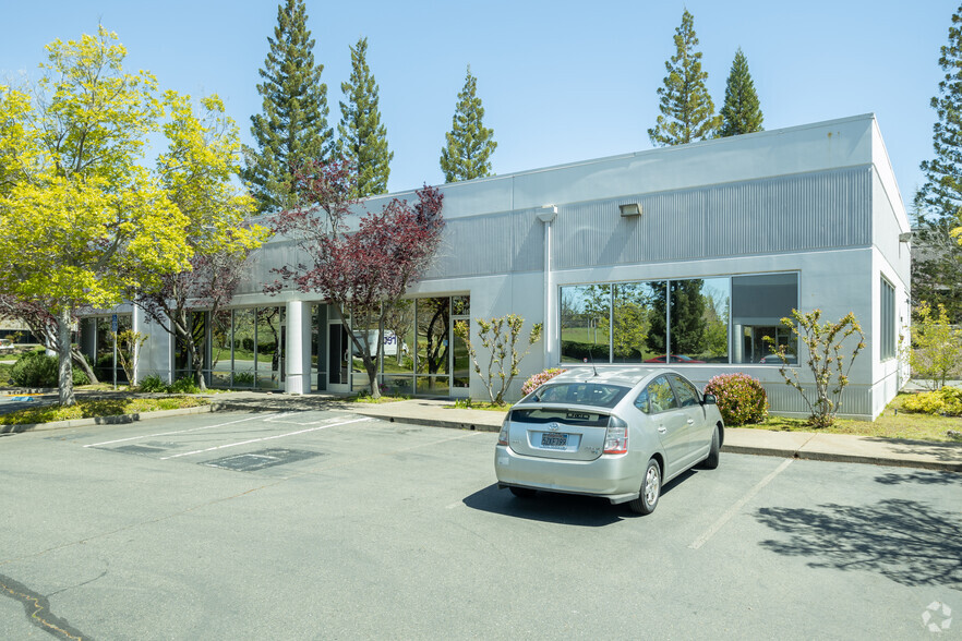 5176 Hillsdale Cir, El Dorado Hills, CA for sale - Primary Photo - Image 1 of 21