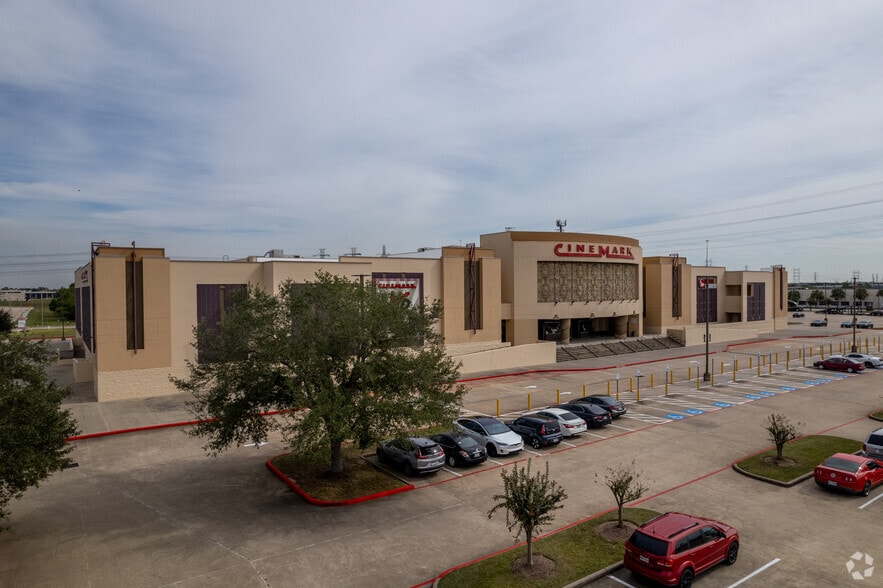 20909-20915 Gulf Fwy, Webster, TX for lease - Building Photo - Image 2 of 8