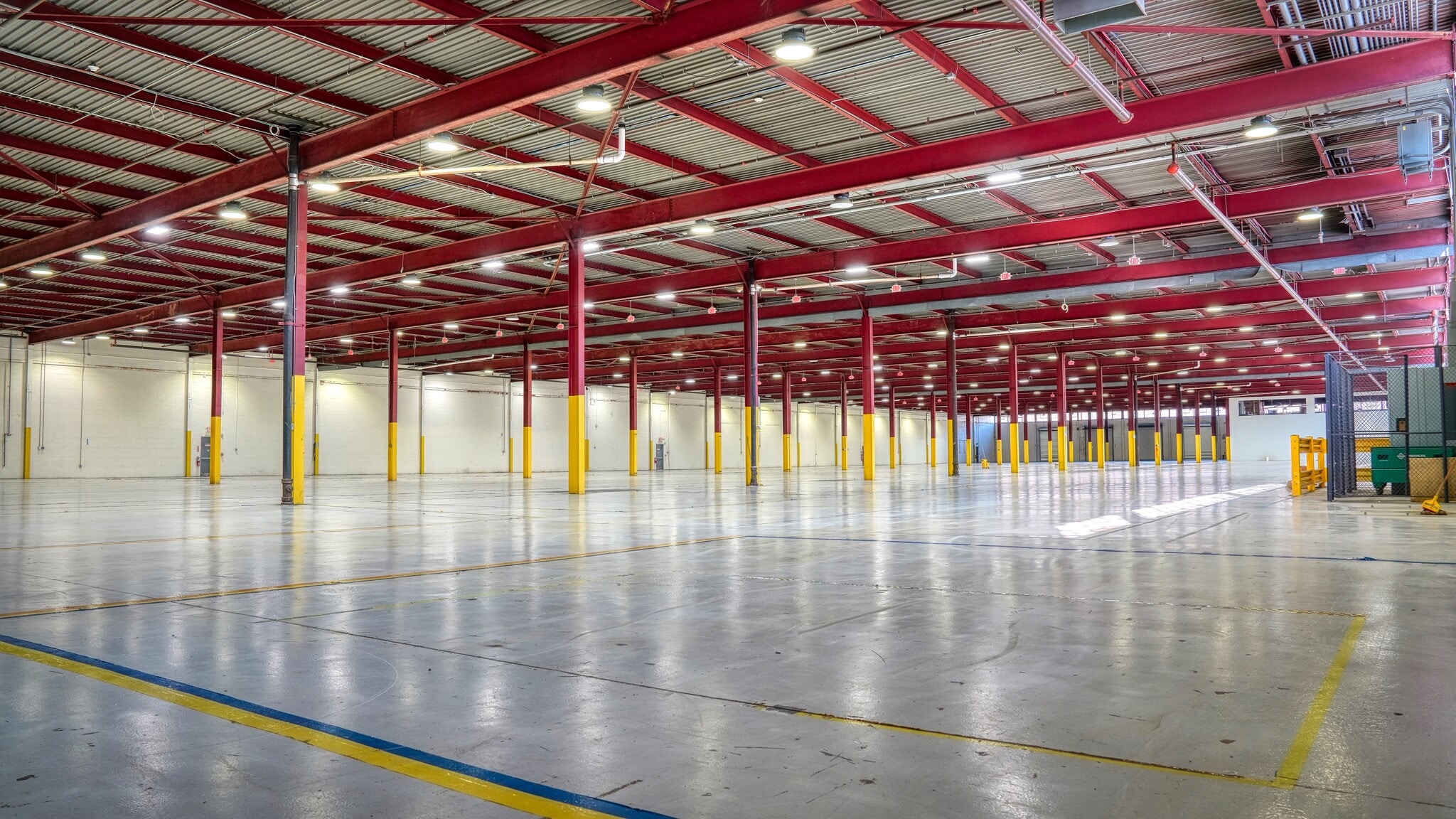 85 Harbor Rd, Port Washington, NY for sale Interior Photo- Image 1 of 3