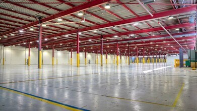 85 Harbor Rd, Port Washington, NY for sale Interior Photo- Image 1 of 3