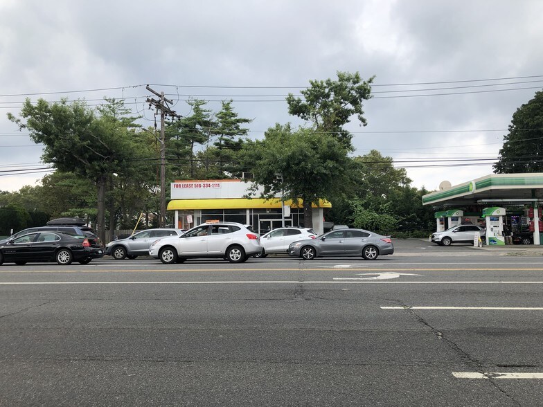 333 Old Country Rd, Carle Place, NY for sale - Primary Photo - Image 1 of 1