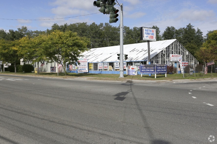 407 Middle Country Rd, Coram, NY for sale - Primary Photo - Image 1 of 1