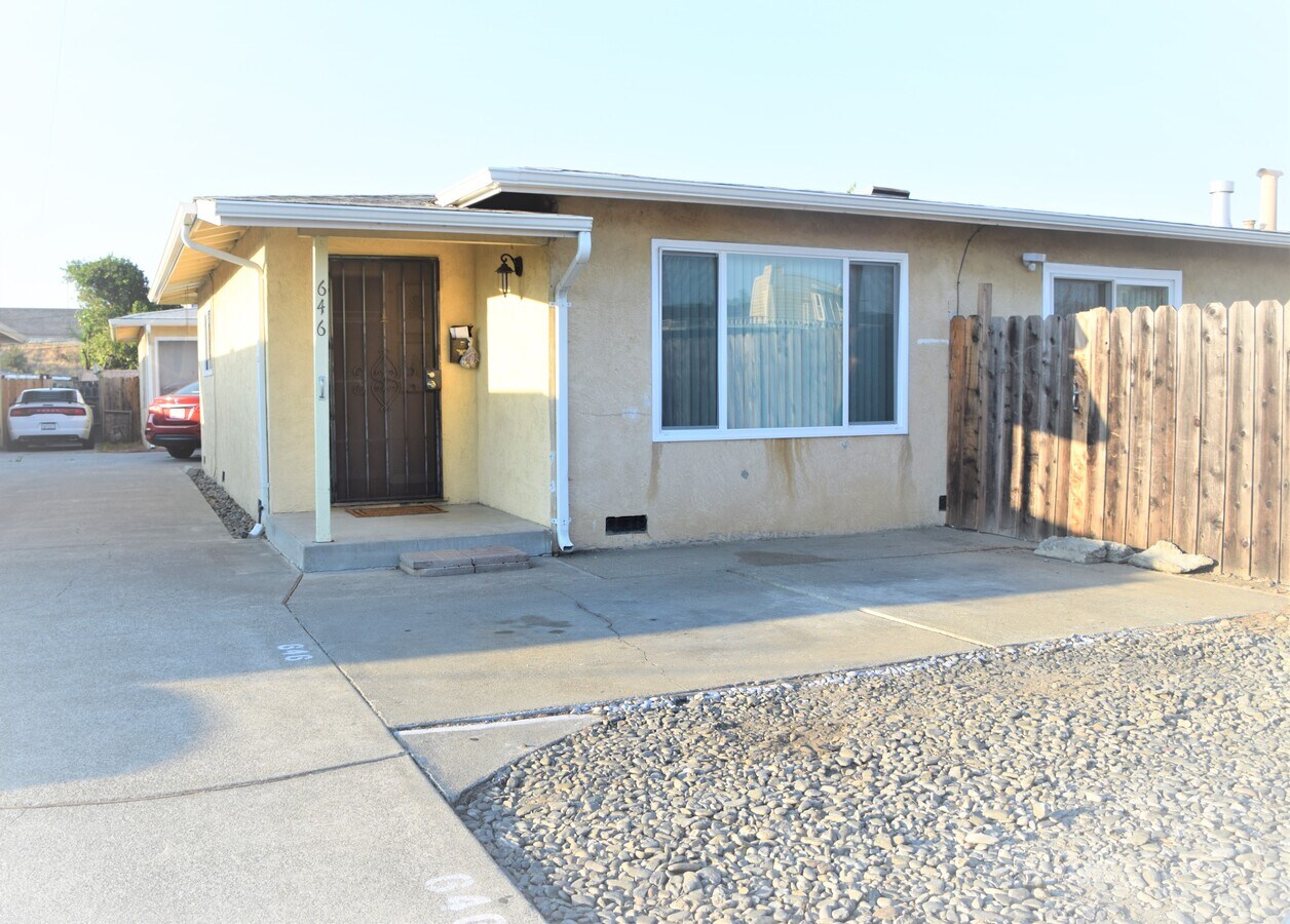 646 E Lewelling Blvd, Hayward, CA 94541