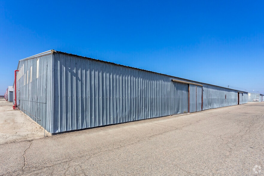 10210 Idaho Ave, Hanford, CA for lease - Building Photo - Image 3 of 23