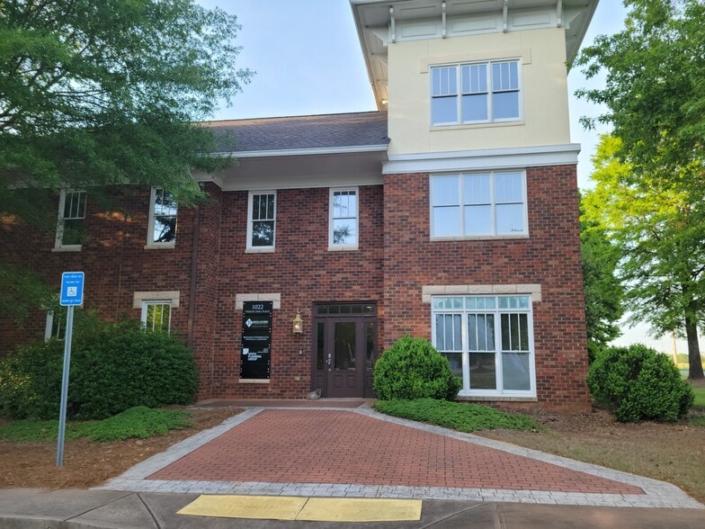 1022 Twelve Oaks Pl, Watkinsville, GA for lease - Building Photo - Image 2 of 15