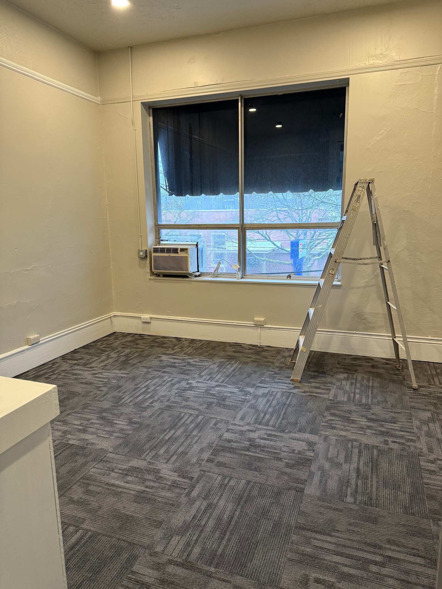 8523 N Lombard St, Portland, OR for lease Interior Photo- Image 1 of 9