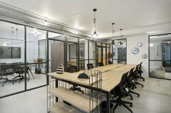 Coworking Space in Paris for lease Interior Photo- Image 2 of 7
