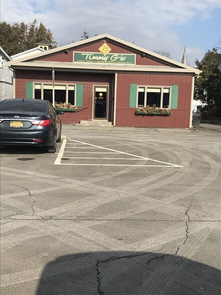 12 Maiden Ln, Penn Yan, NY for sale - Primary Photo - Image 1 of 1