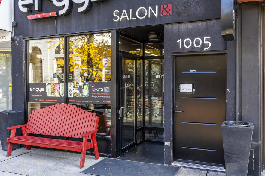 1005 Eglinton Ave W, Toronto, ON for sale - Building Photo - Image 1 of 1