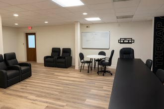 203 Woodpark Pl, Woodstock, GA for lease Interior Photo- Image 2 of 11