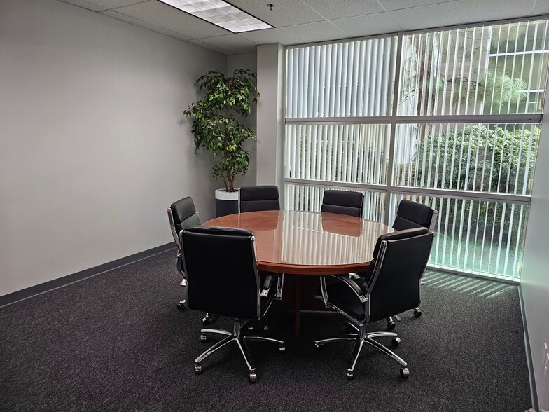 4109 Guardian St, Simi Valley, CA for lease - Interior Photo - Image 2 of 7