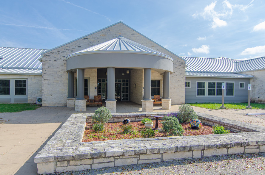 400 W 290 Hwy, Dripping Springs, TX for lease - Building Photo - Image 1 of 60