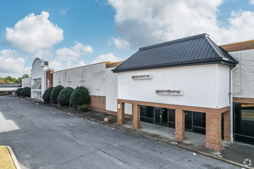 3692-3766 Ridgeway Rd, Memphis, TN for lease - Building Photo - Image 3 of 17