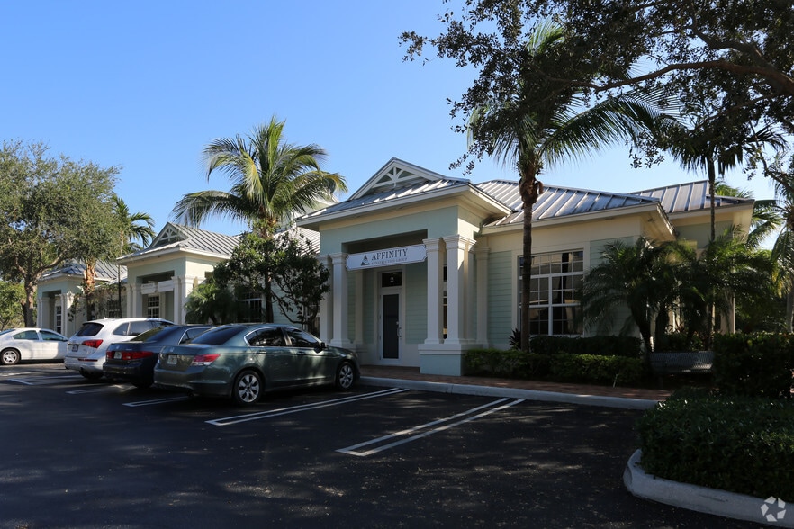 1931 Commerce Ln, Jupiter, FL for sale - Primary Photo - Image 1 of 7