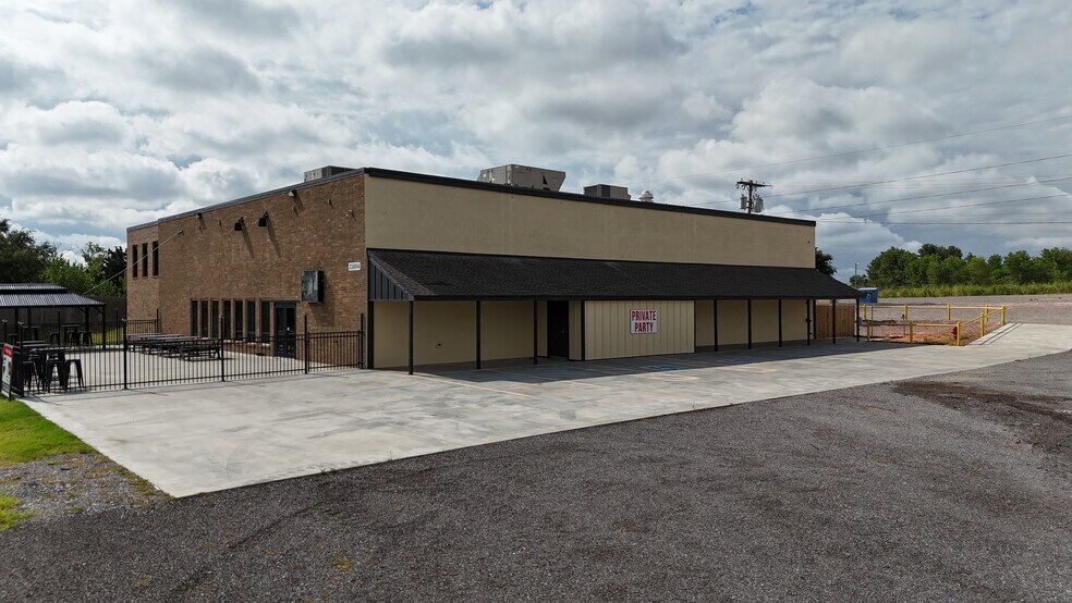 23894 S Frontage Rd, Weatherford, OK for lease - Building Photo - Image 2 of 46