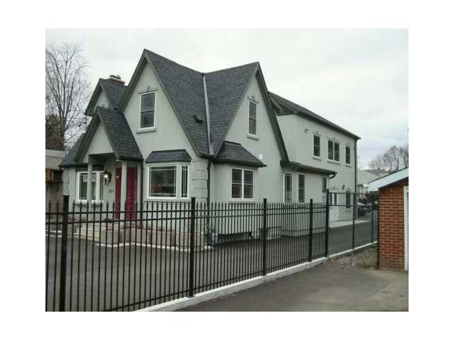 581 Plains Rd E, Burlington, ON for sale - Primary Photo - Image 1 of 1