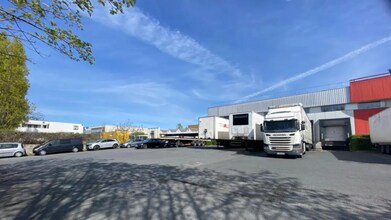 Industrial in Orly for lease Building Photo- Image 1 of 6
