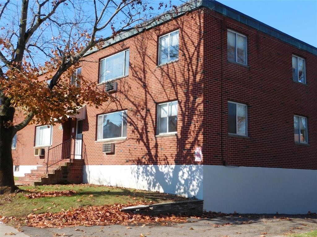 293 Riverside Dr, Johnson City, NY for sale Primary Photo- Image 1 of 1