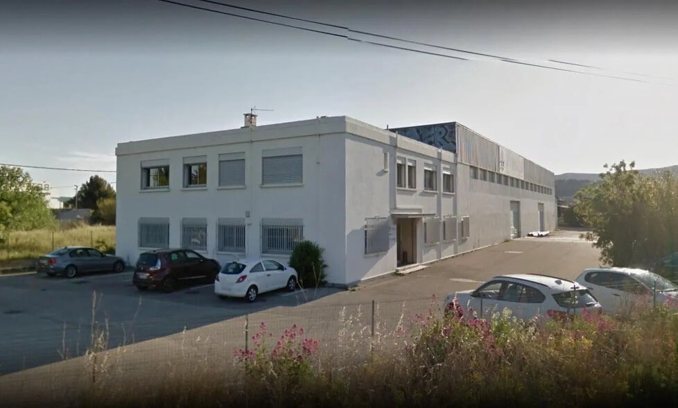 Office in Rognac for lease - Building Photo - Image 1 of 6