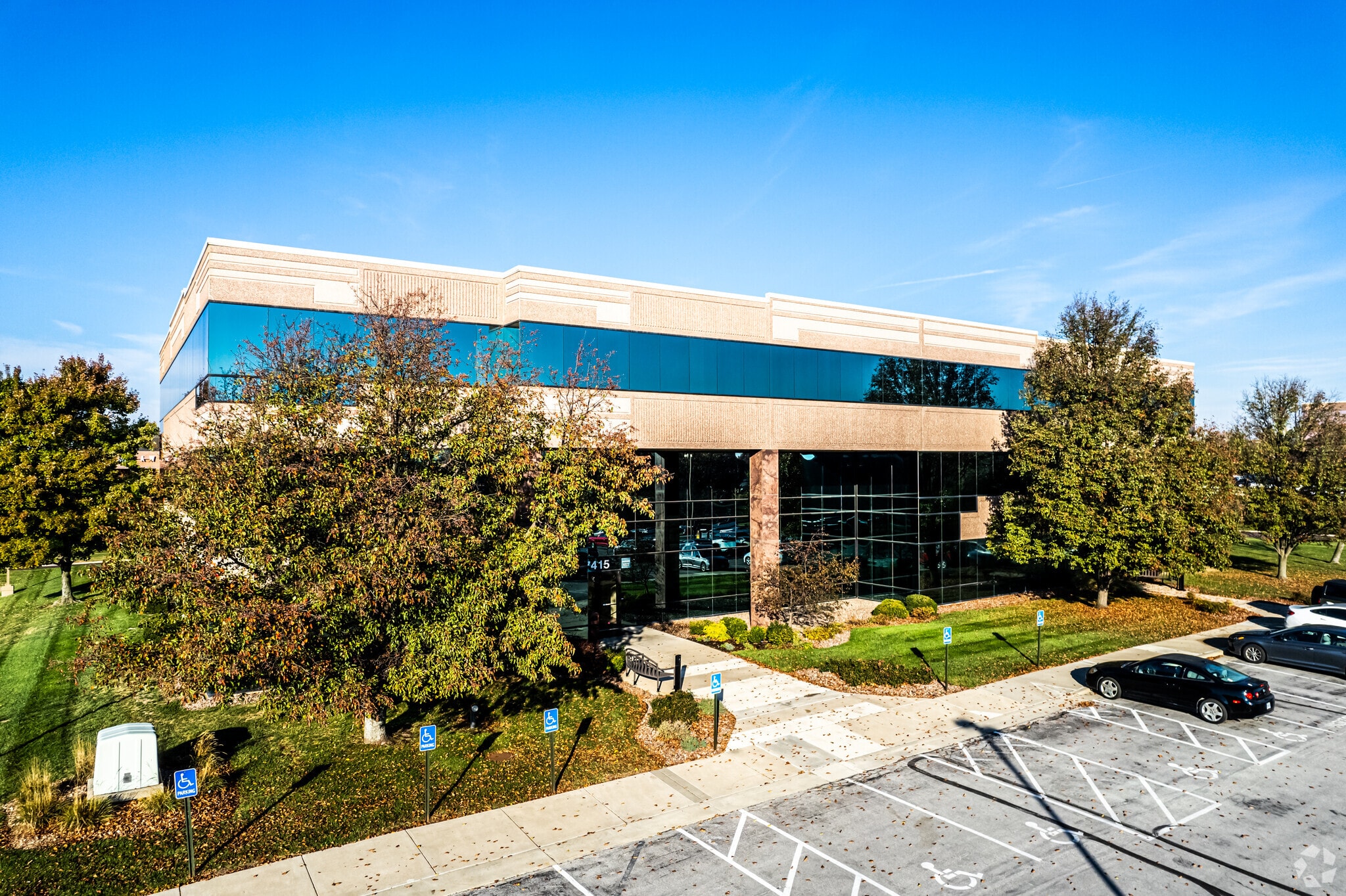 7415 W 130th St, Overland Park, KS for sale Primary Photo- Image 1 of 1