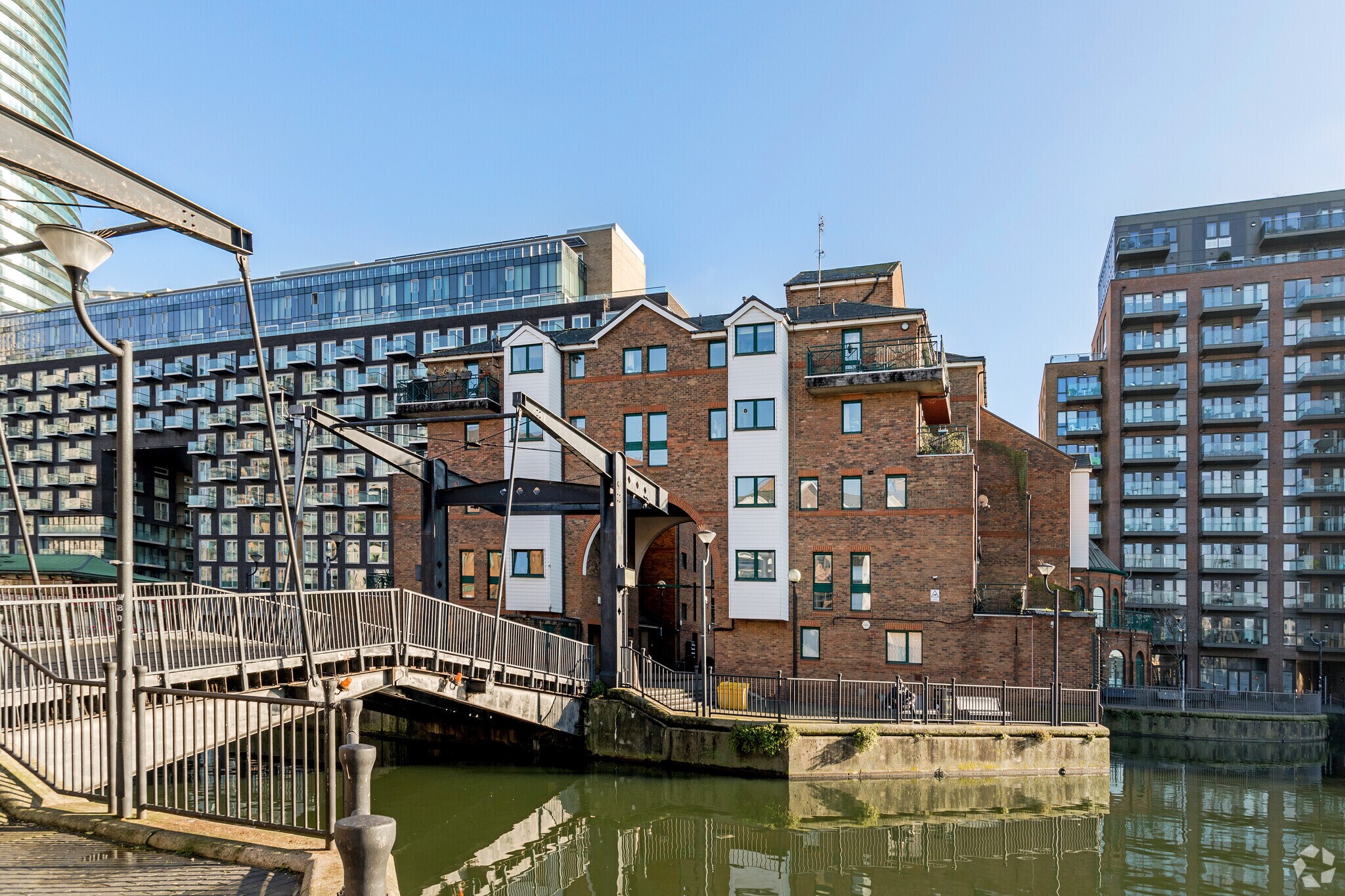 8 Pepper St, London for sale Primary Photo- Image 1 of 1