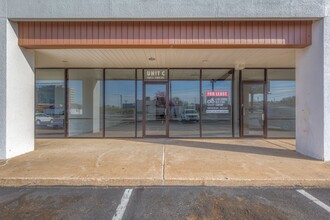 7030 S Lewis Ave, Tulsa, OK for lease Building Photo- Image 2 of 11