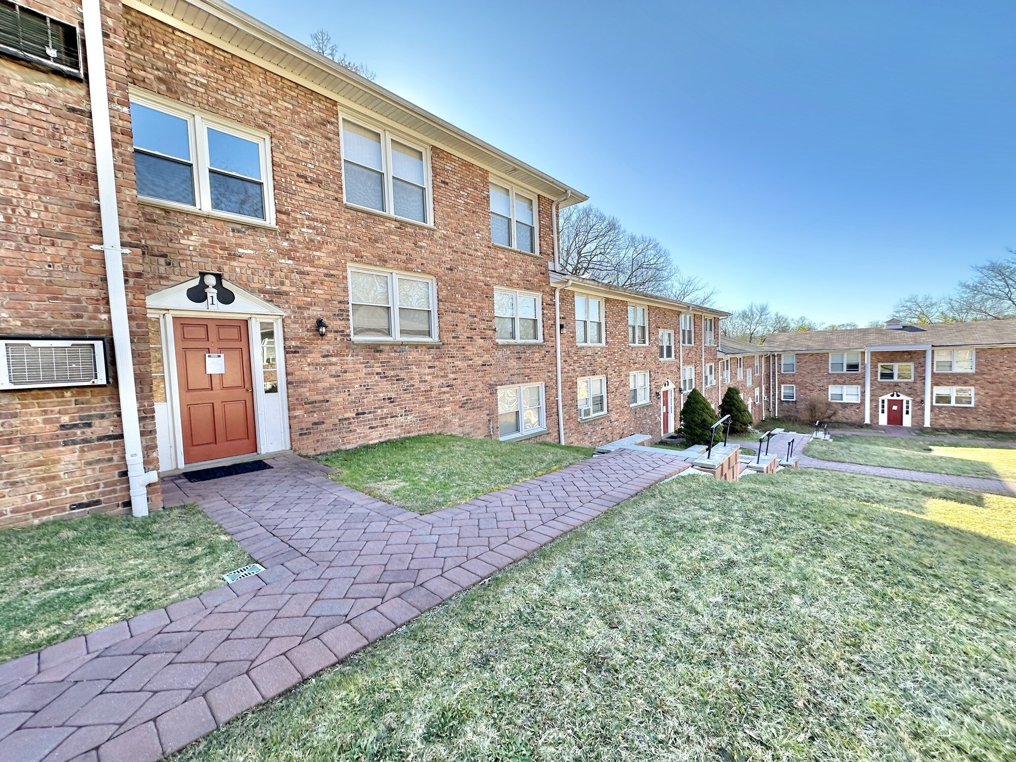 131 N Main St, Pearl River, NY for sale Primary Photo- Image 1 of 1