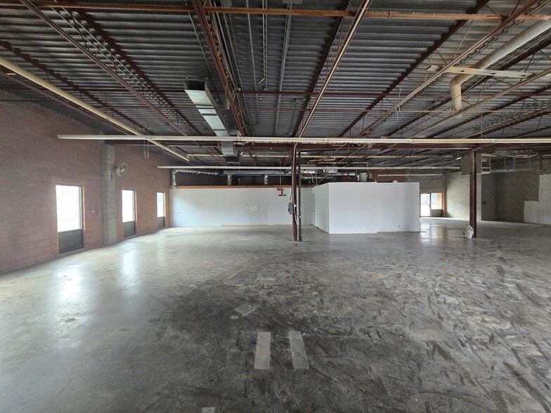 45 Pacific Crt, London, ON for lease - Building Photo - Image 3 of 13