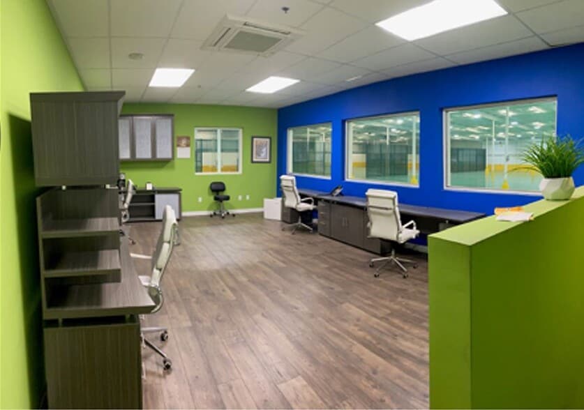 916 Commerce Cir, Hanahan, SC for lease - Interior Photo - Image 2 of 17