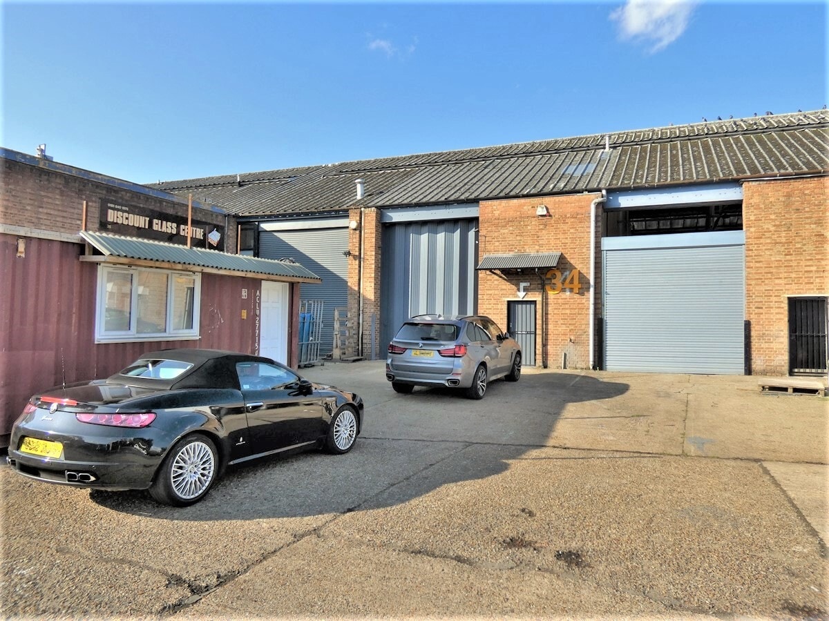 54 Trumpers Way, London for sale Primary Photo- Image 1 of 1