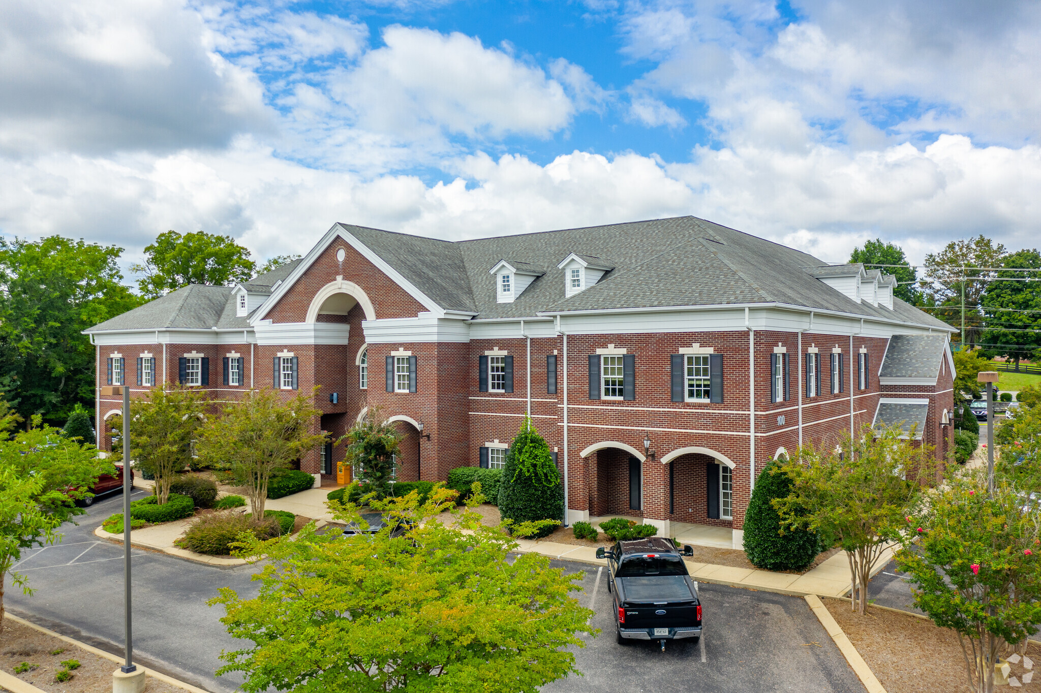 100 Country Club Dr, Hendersonville, TN for sale Primary Photo- Image 1 of 23