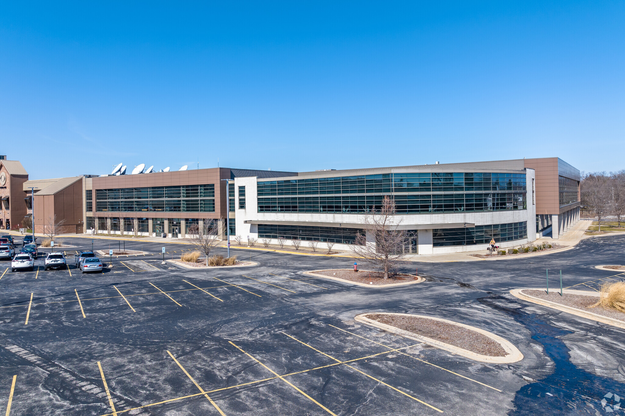 801 S 60th St, West Allis, WI for lease Building Photo- Image 1 of 8