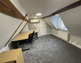 38-40 Bell St, Reigate for lease Interior Photo- Image 2 of 4