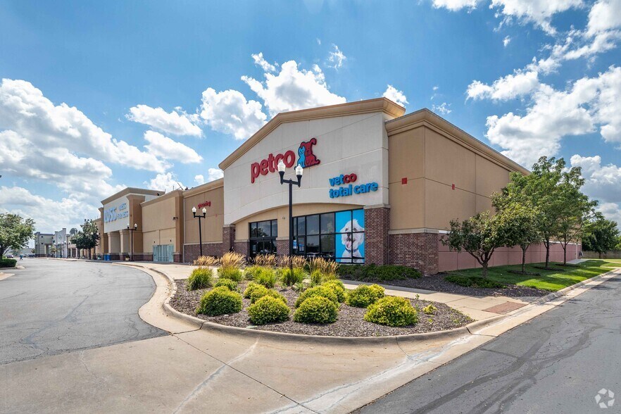 2441 N Maize Rd, Wichita, KS for sale - Primary Photo - Image 1 of 1