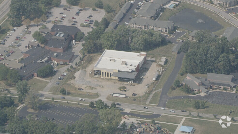 1425 E Glendale Blvd., Valparaiso, IN for lease - Aerial Video - Image 2 of 26