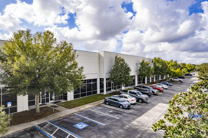 8600-8655 Elm Fair Blvd, Tampa, FL for lease - Building Photo - Image 1 of 36