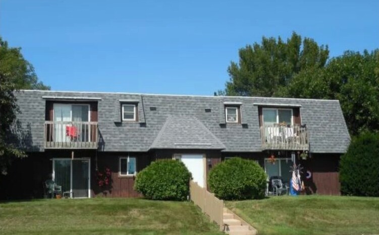 201 Weed St, Fox Lake, WI for sale - Primary Photo - Image 1 of 1